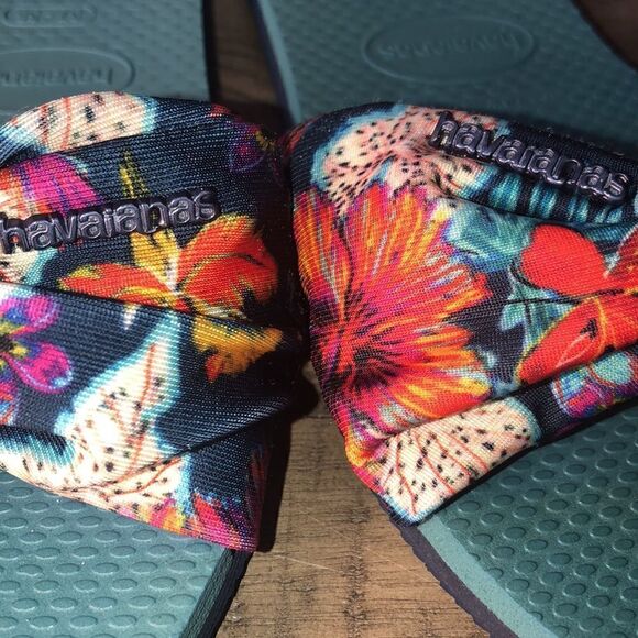 Havaianas’ Logo Floral Sandals 🩴 Comfort 4” Wide Footbed and Slip Proof Soles - Picture 7 of 17